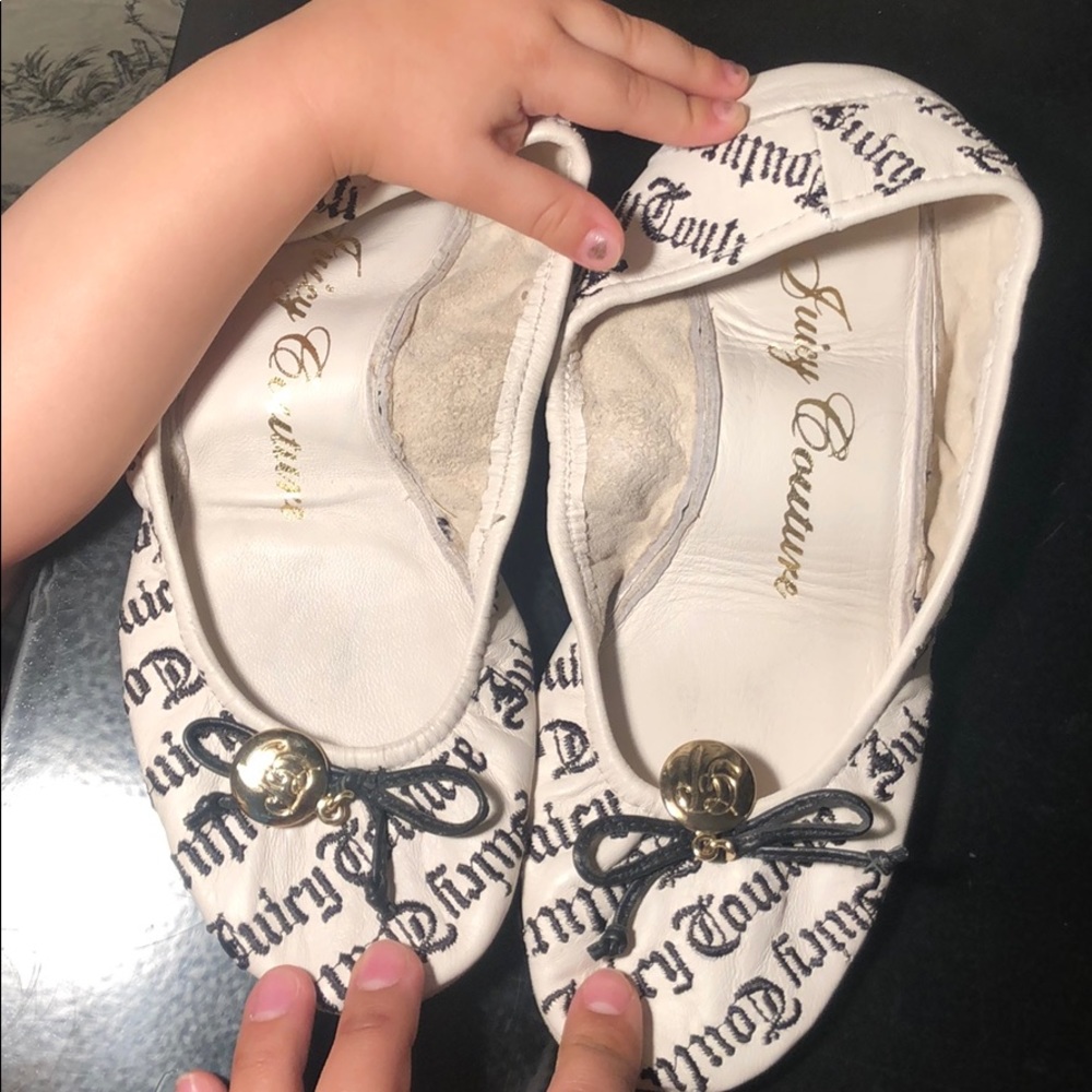 Juicy Couture Flats